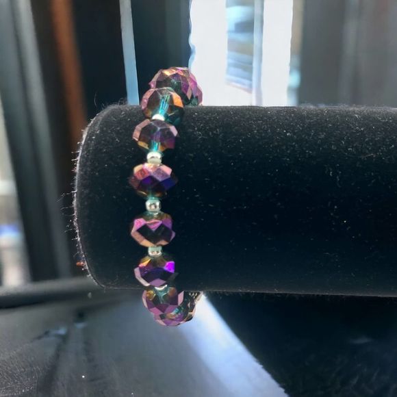 Purple Crystal with one large cluster 2 7/8 around bracelet! - Picture 2 of 8